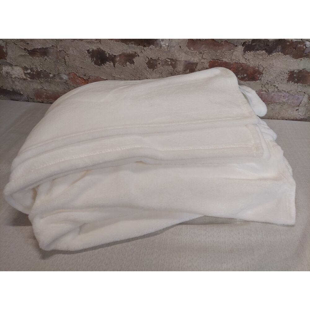 Bedsure Plush Fleece Blanket Cream Soft Cozy New Polyester Throw 104x88